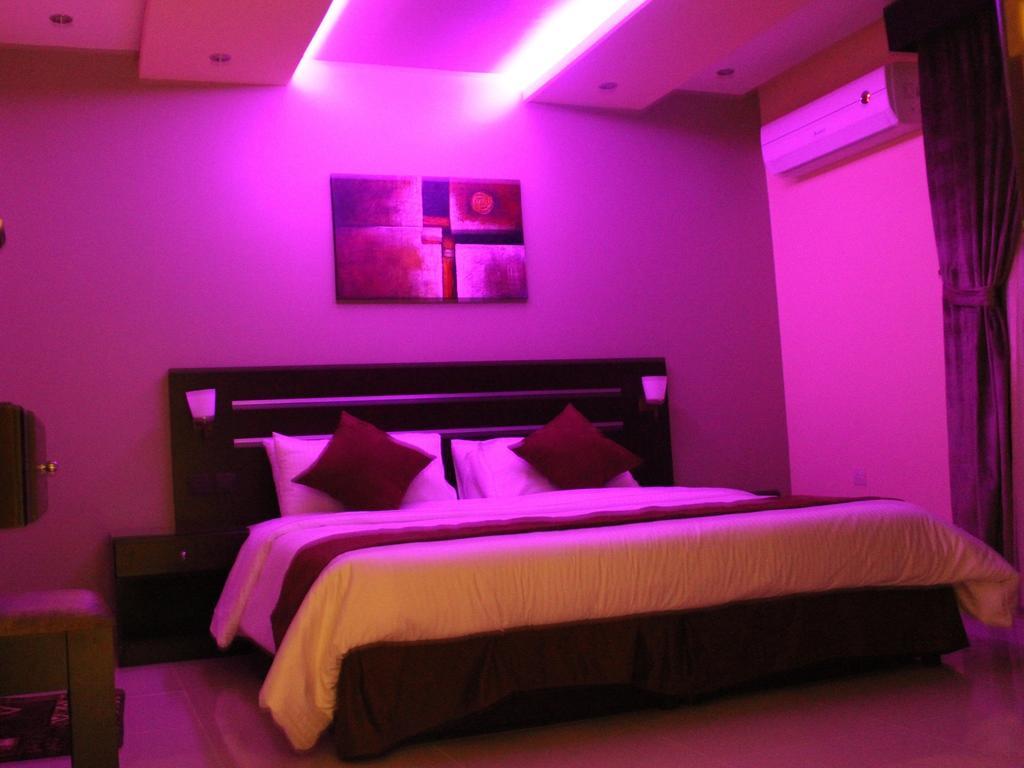 Bzul For Furnished Apartments Riyadh Bilik gambar
