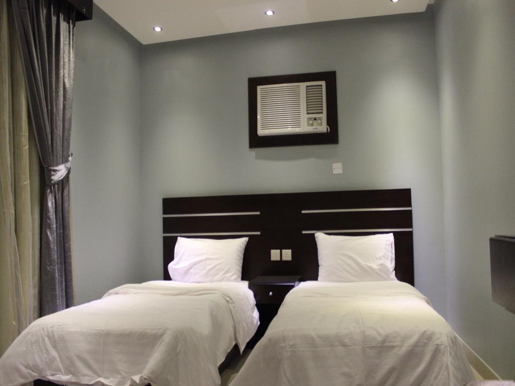 Bzul For Furnished Apartments Riyadh Bilik gambar