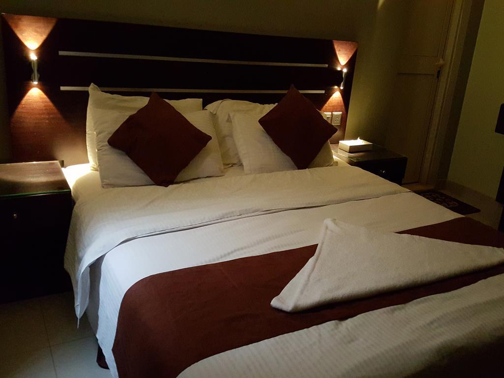 Bzul For Furnished Apartments Riyadh Bilik gambar